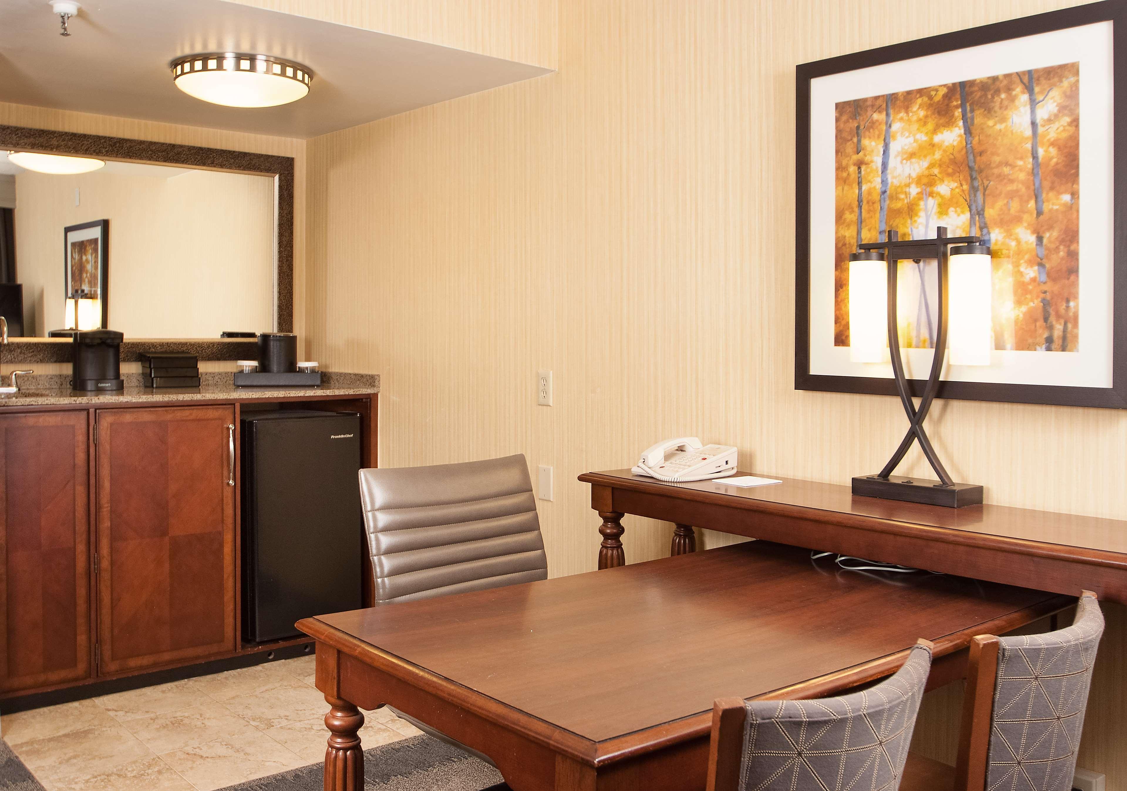 Embassy Suites By Hilton Bloomington/Minneapolis Екстериор снимка