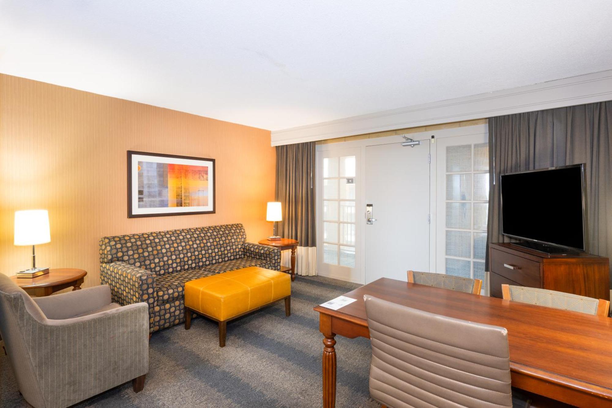 Embassy Suites By Hilton Bloomington/Minneapolis Екстериор снимка
