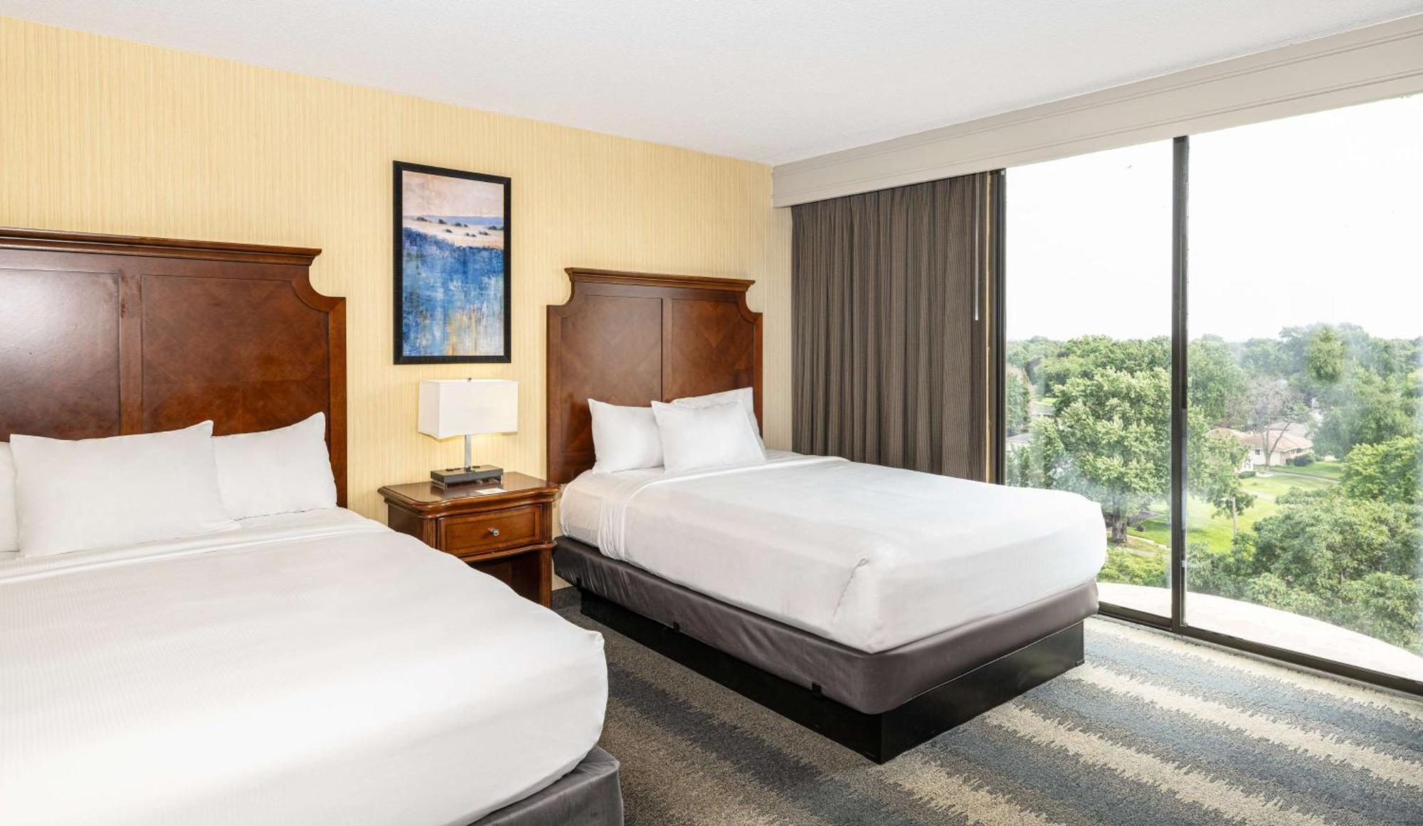 Embassy Suites By Hilton Bloomington/Minneapolis Екстериор снимка