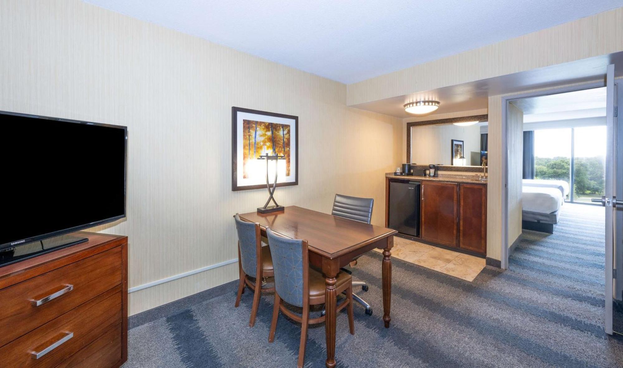 Embassy Suites By Hilton Bloomington/Minneapolis Екстериор снимка