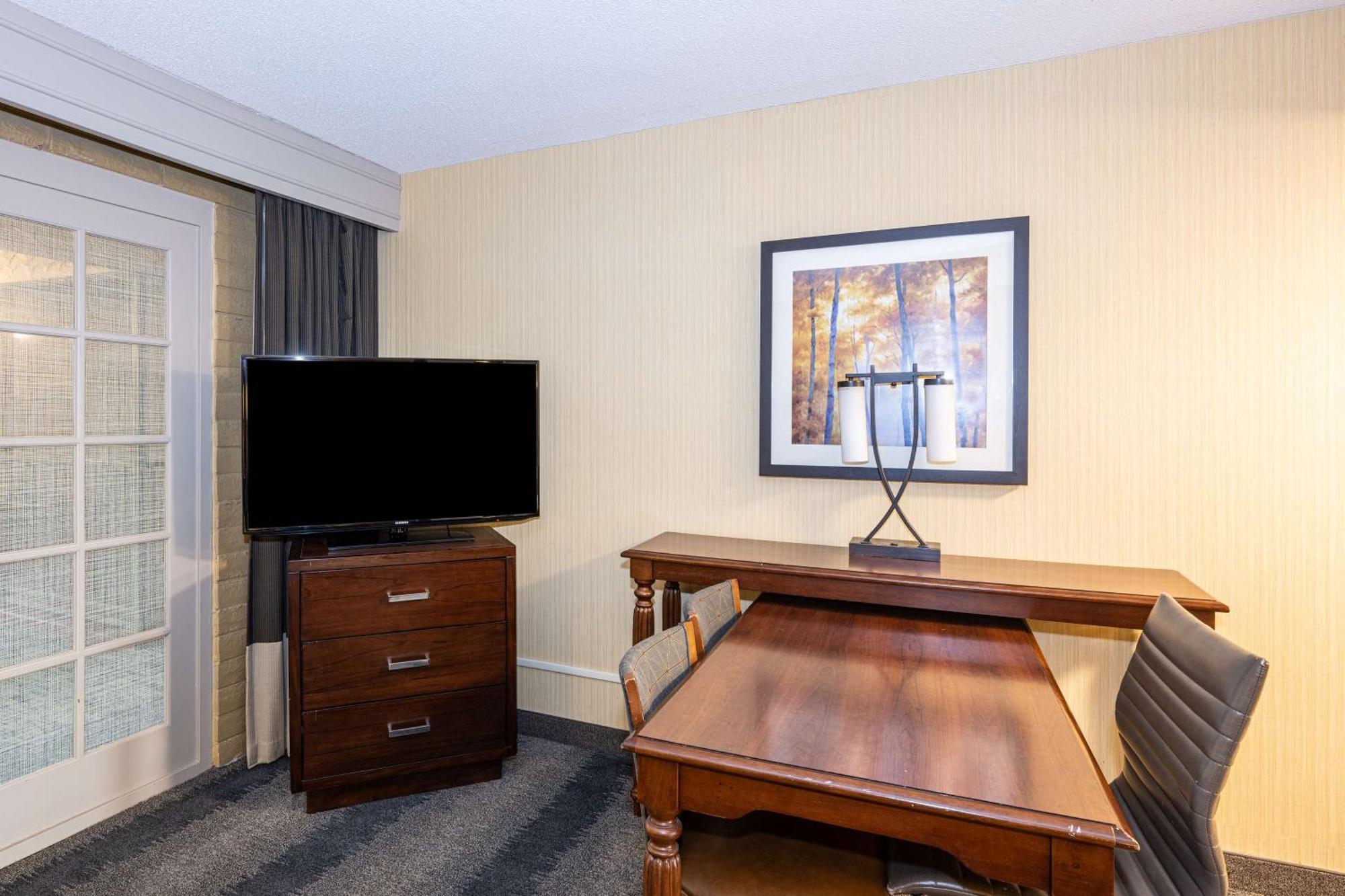 Embassy Suites By Hilton Bloomington/Minneapolis Екстериор снимка