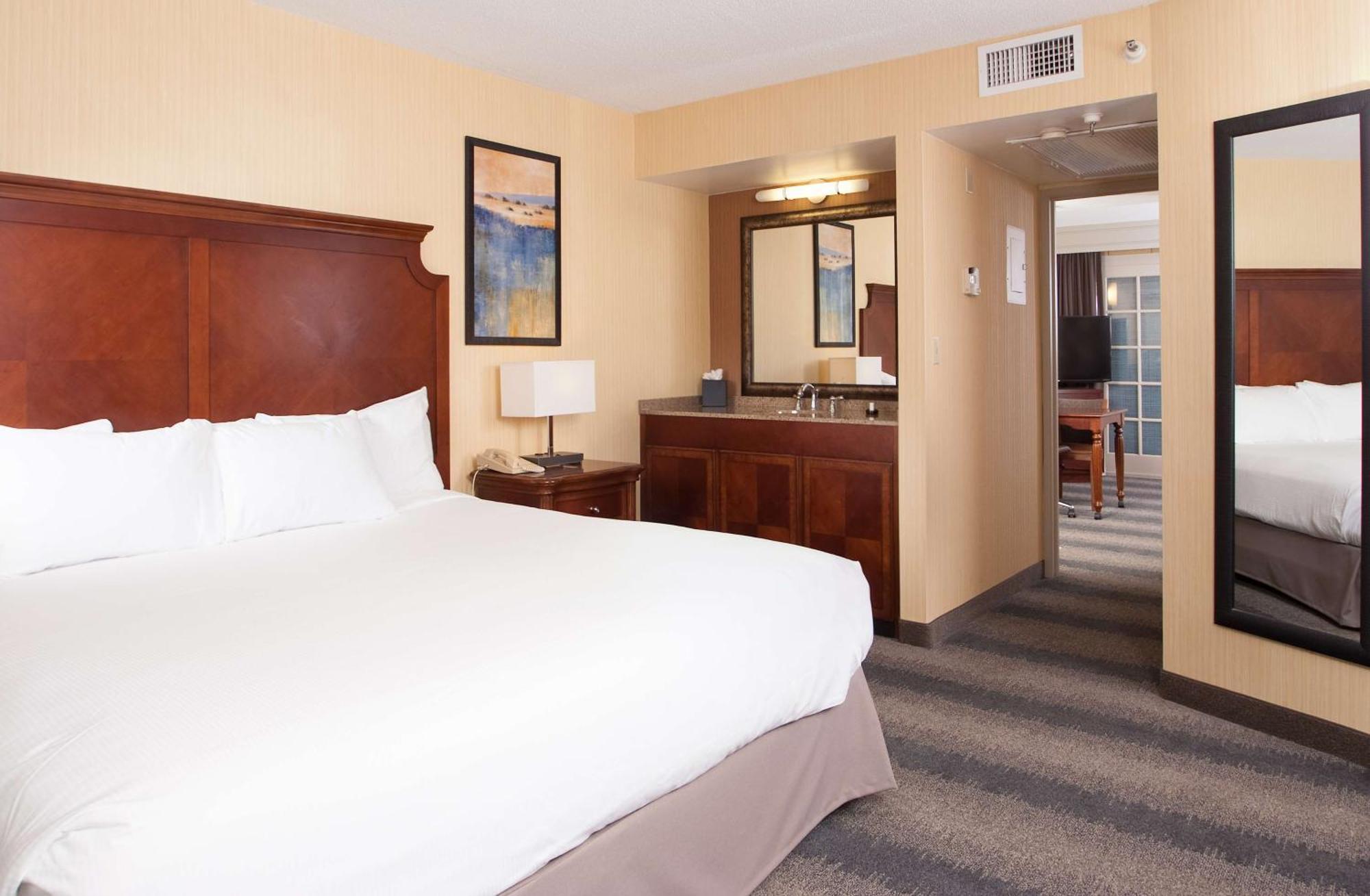 Embassy Suites By Hilton Bloomington/Minneapolis Екстериор снимка