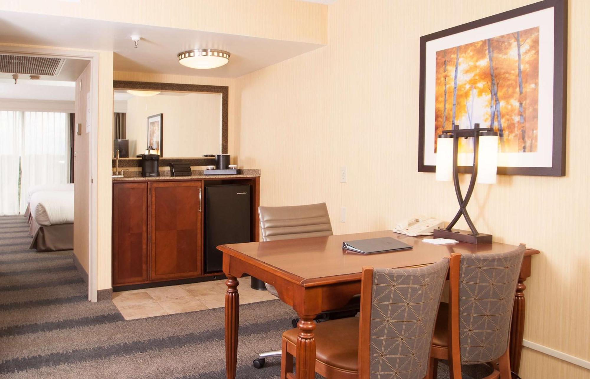 Embassy Suites By Hilton Bloomington/Minneapolis Екстериор снимка