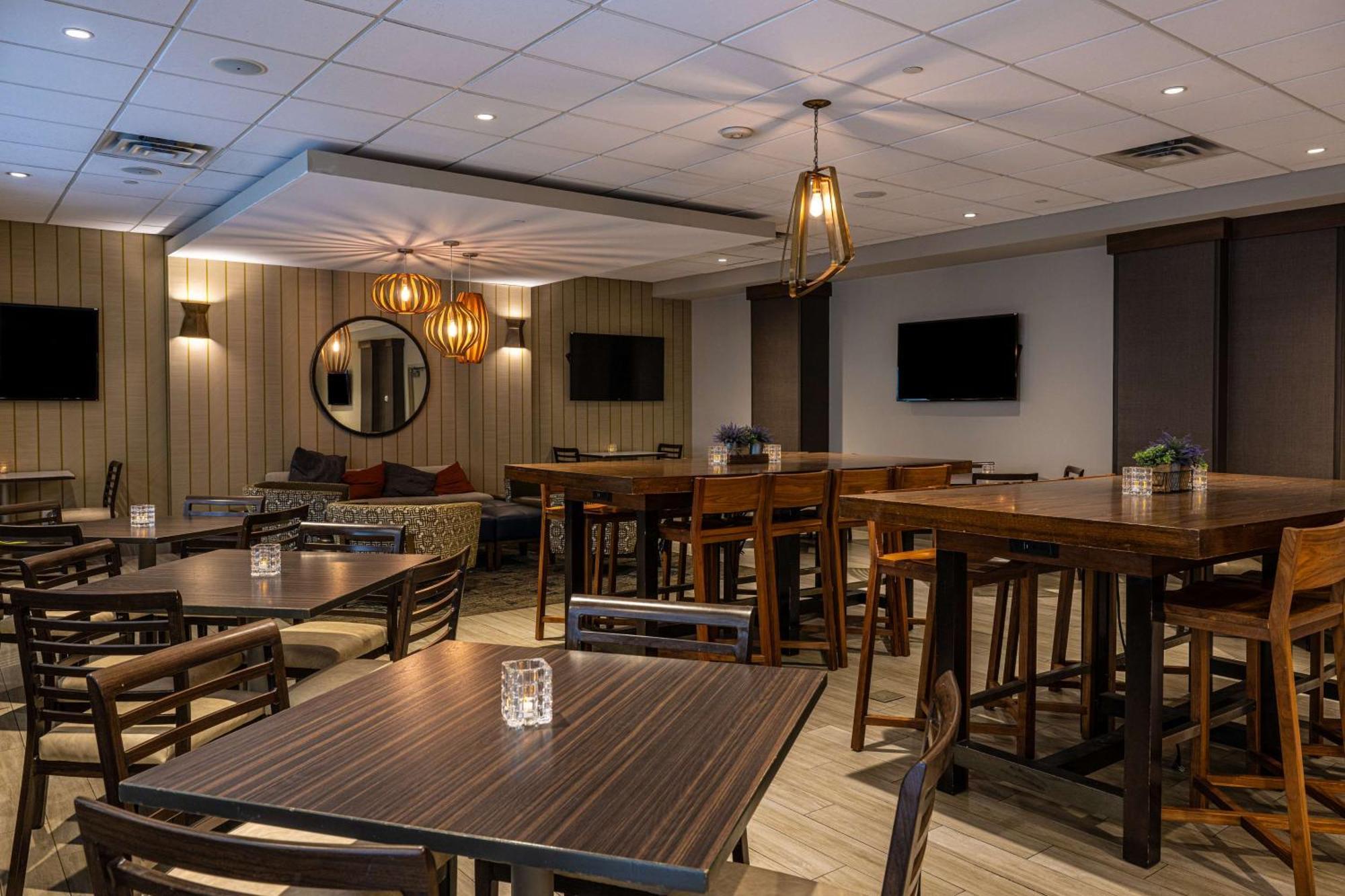 Embassy Suites By Hilton Bloomington/Minneapolis Екстериор снимка