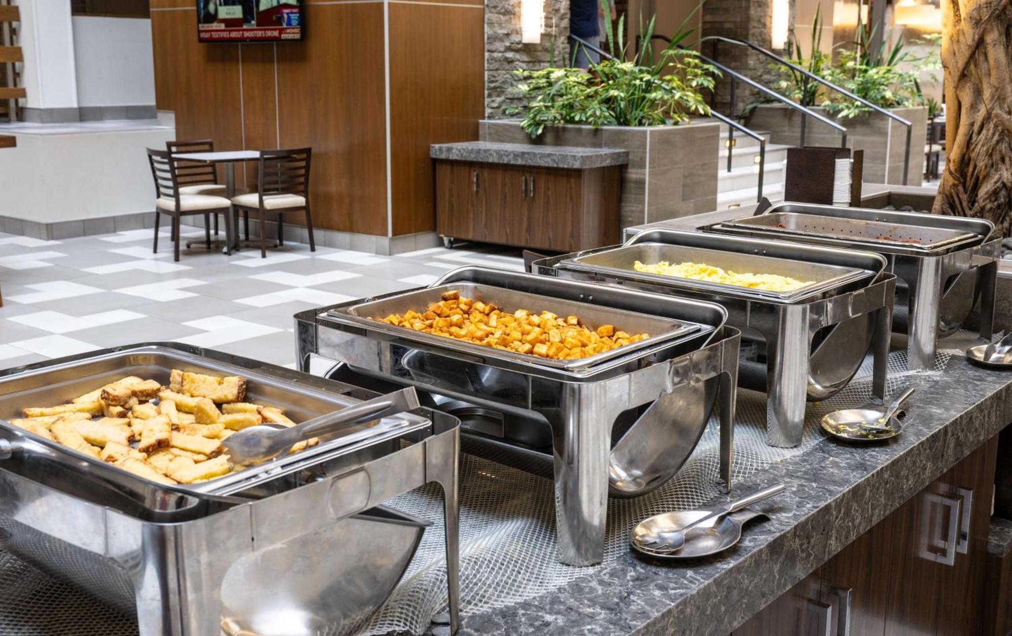 Embassy Suites By Hilton Bloomington/Minneapolis Екстериор снимка