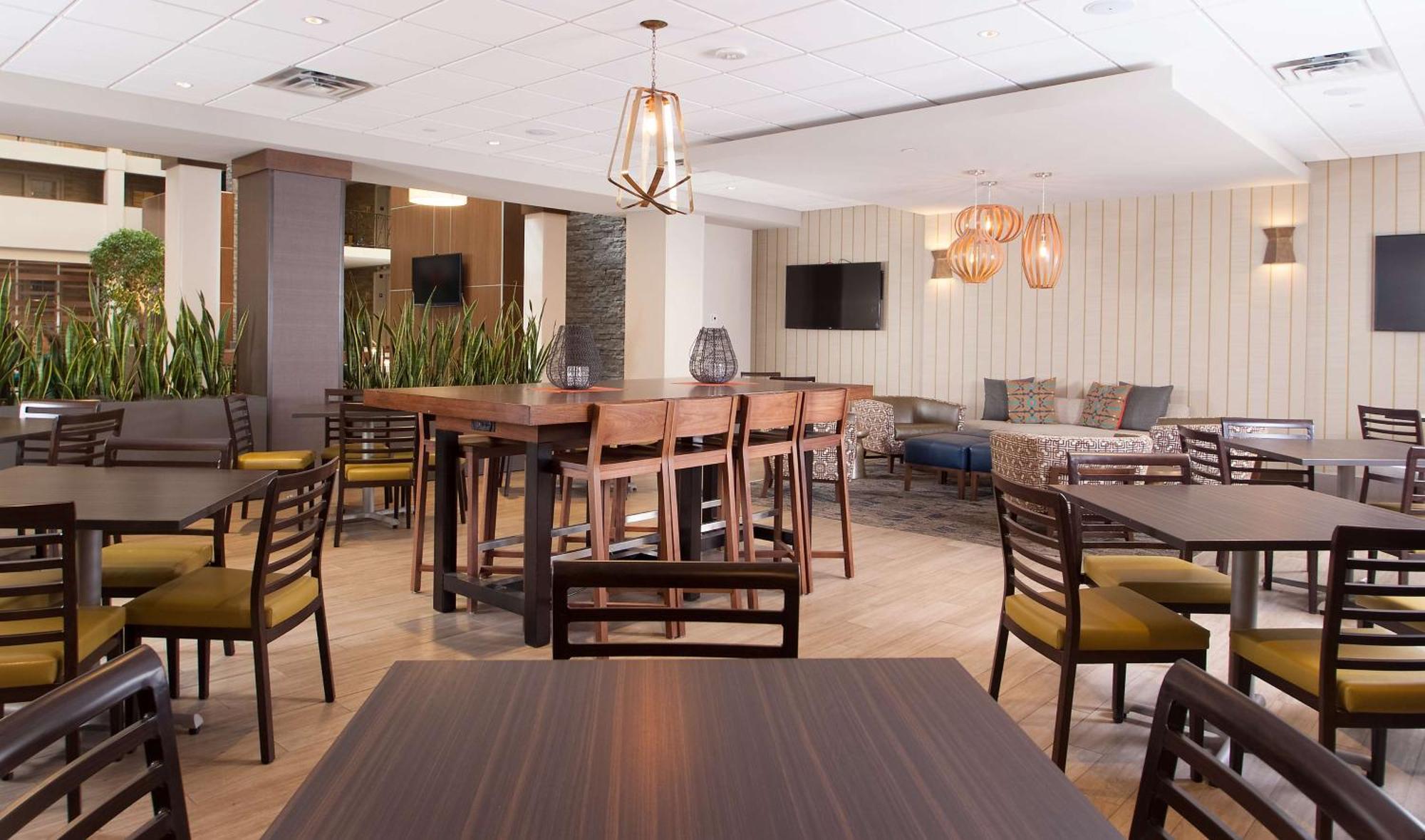 Embassy Suites By Hilton Bloomington/Minneapolis Екстериор снимка