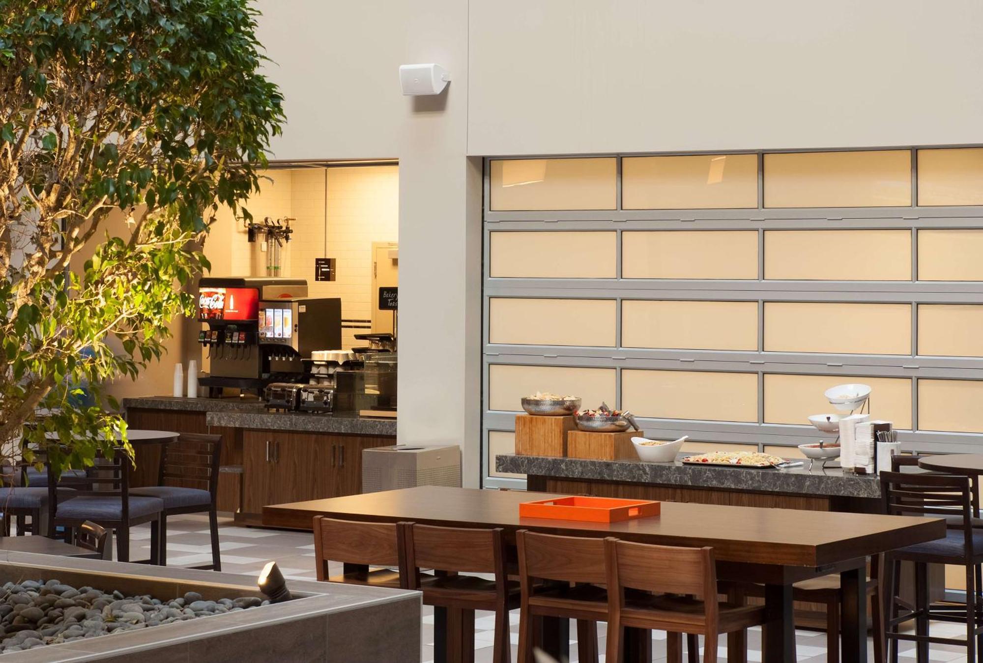 Embassy Suites By Hilton Bloomington/Minneapolis Екстериор снимка